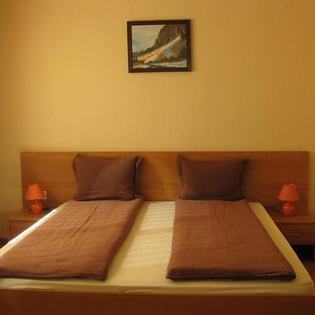 ديفين Family Hotel Veronika المظهر الخارجي الصورة
