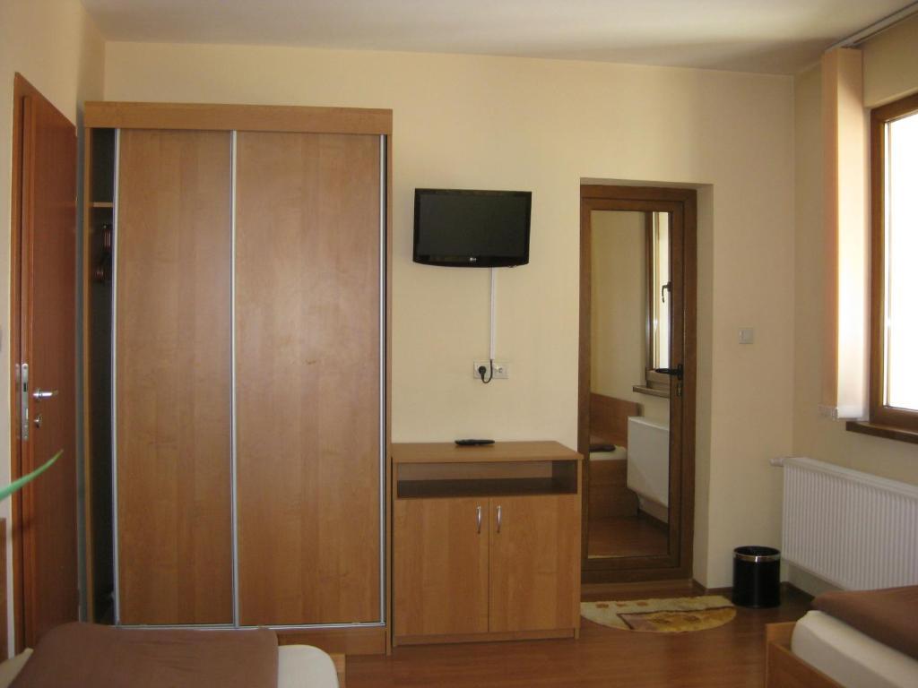 ديفين Family Hotel Veronika المظهر الخارجي الصورة
