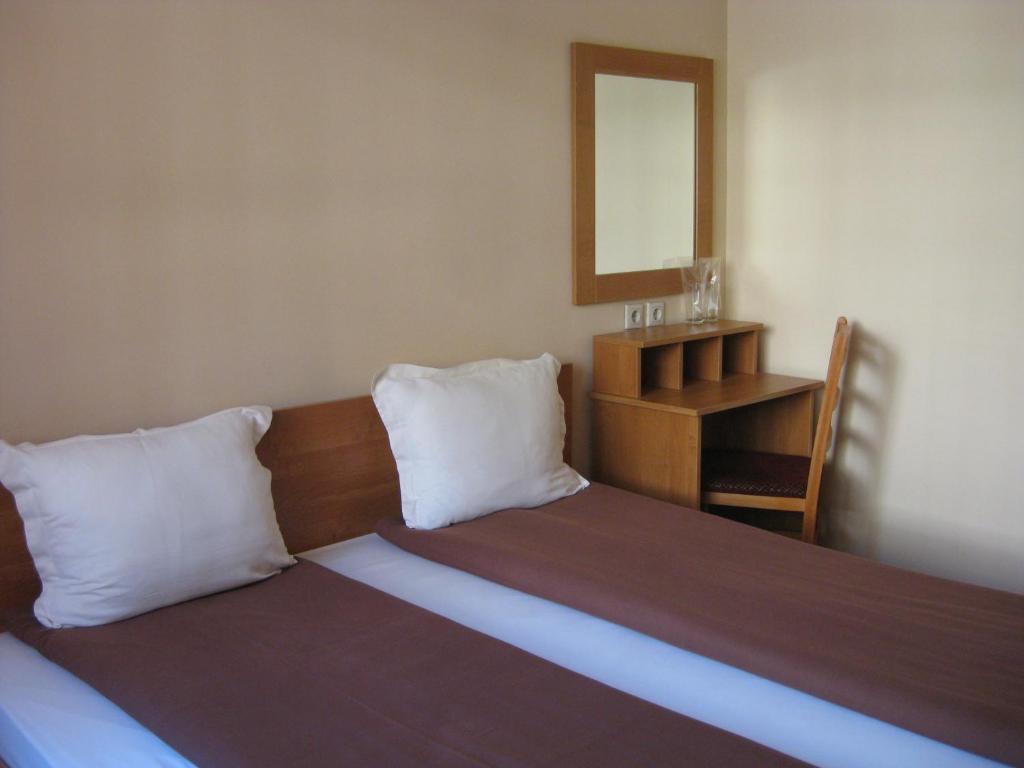 ديفين Family Hotel Veronika المظهر الخارجي الصورة