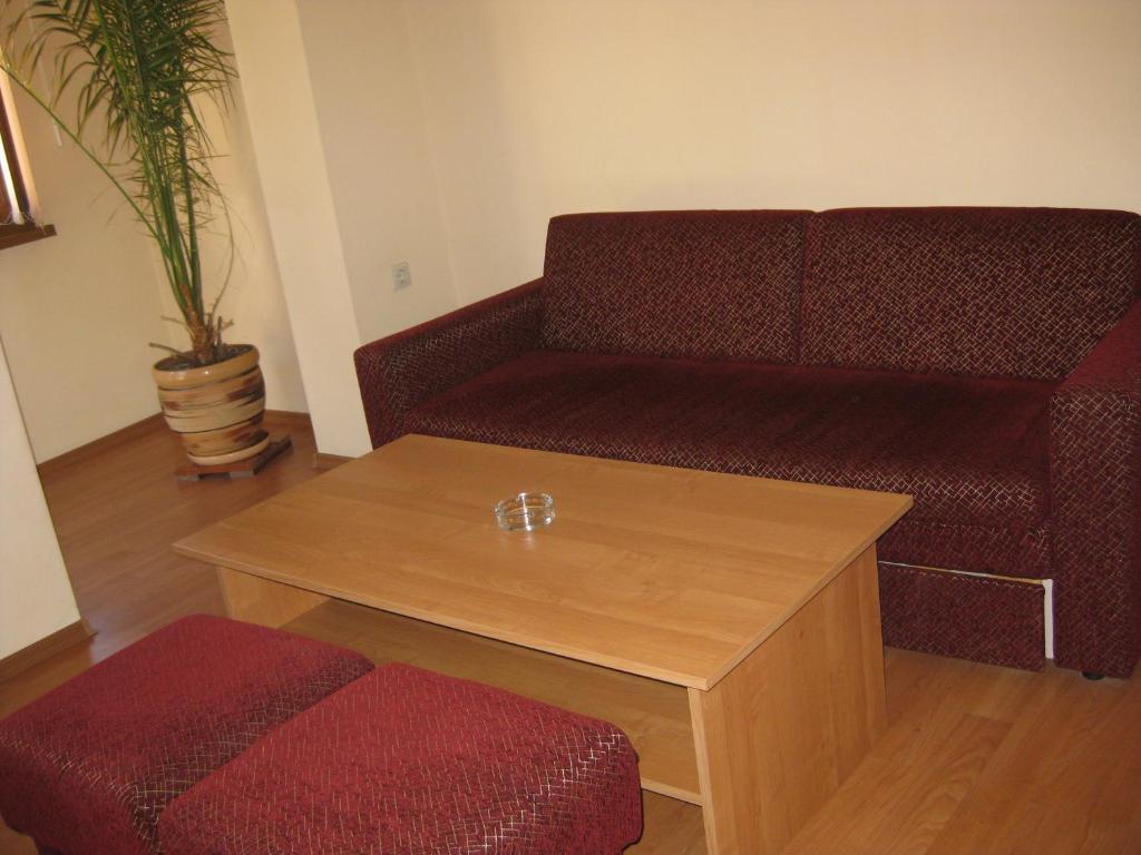 ديفين Family Hotel Veronika المظهر الخارجي الصورة