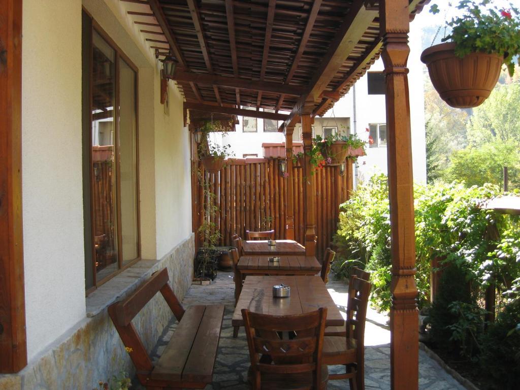 ديفين Family Hotel Veronika المظهر الخارجي الصورة