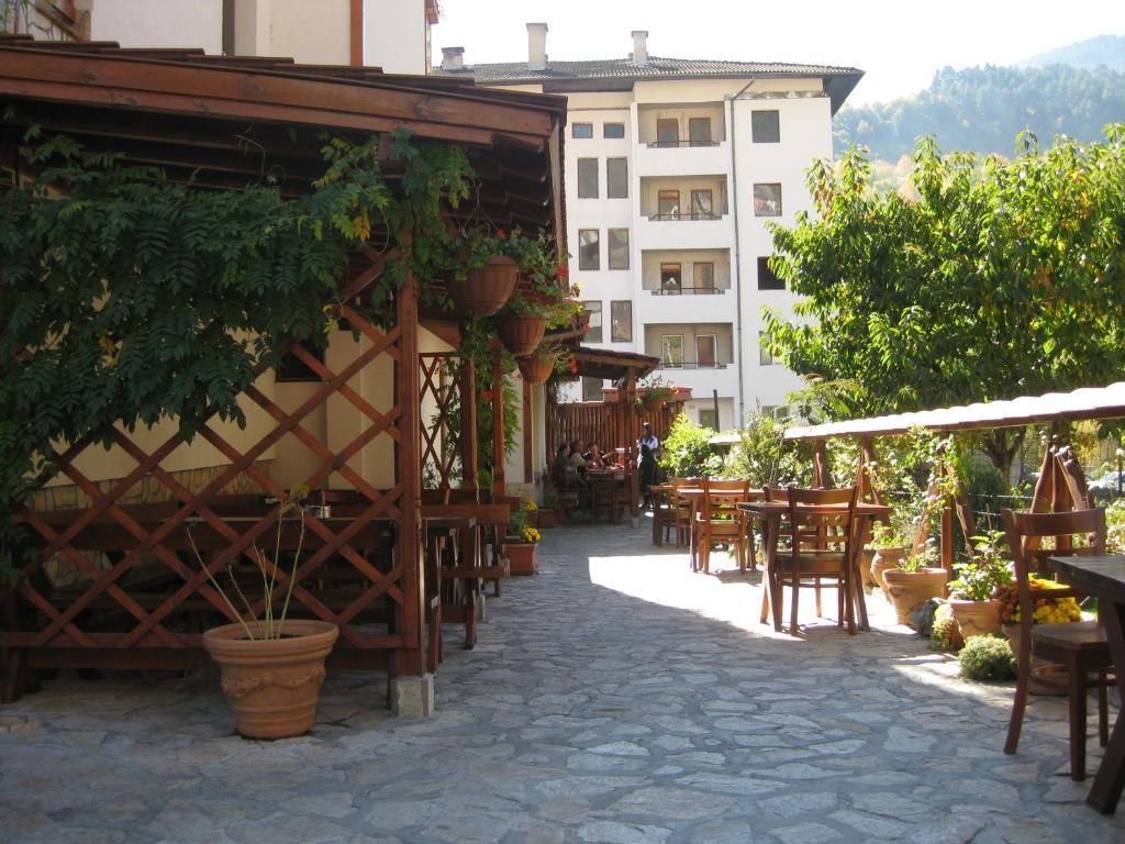 ديفين Family Hotel Veronika المظهر الخارجي الصورة