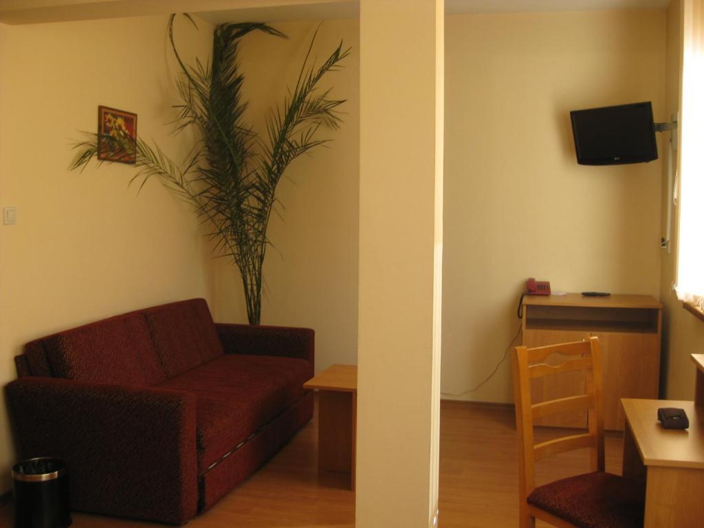 ديفين Family Hotel Veronika الغرفة الصورة